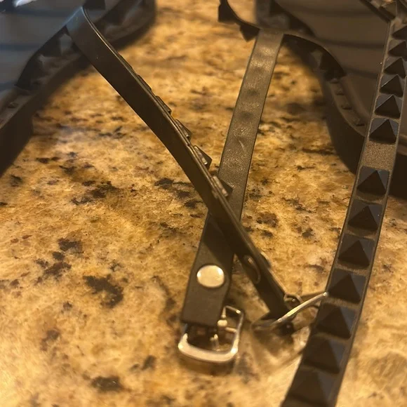 🍄SPRING SALE- firm price 🍄Steve Madden Black Studded Gladiator Flats - Picture 14 of 16